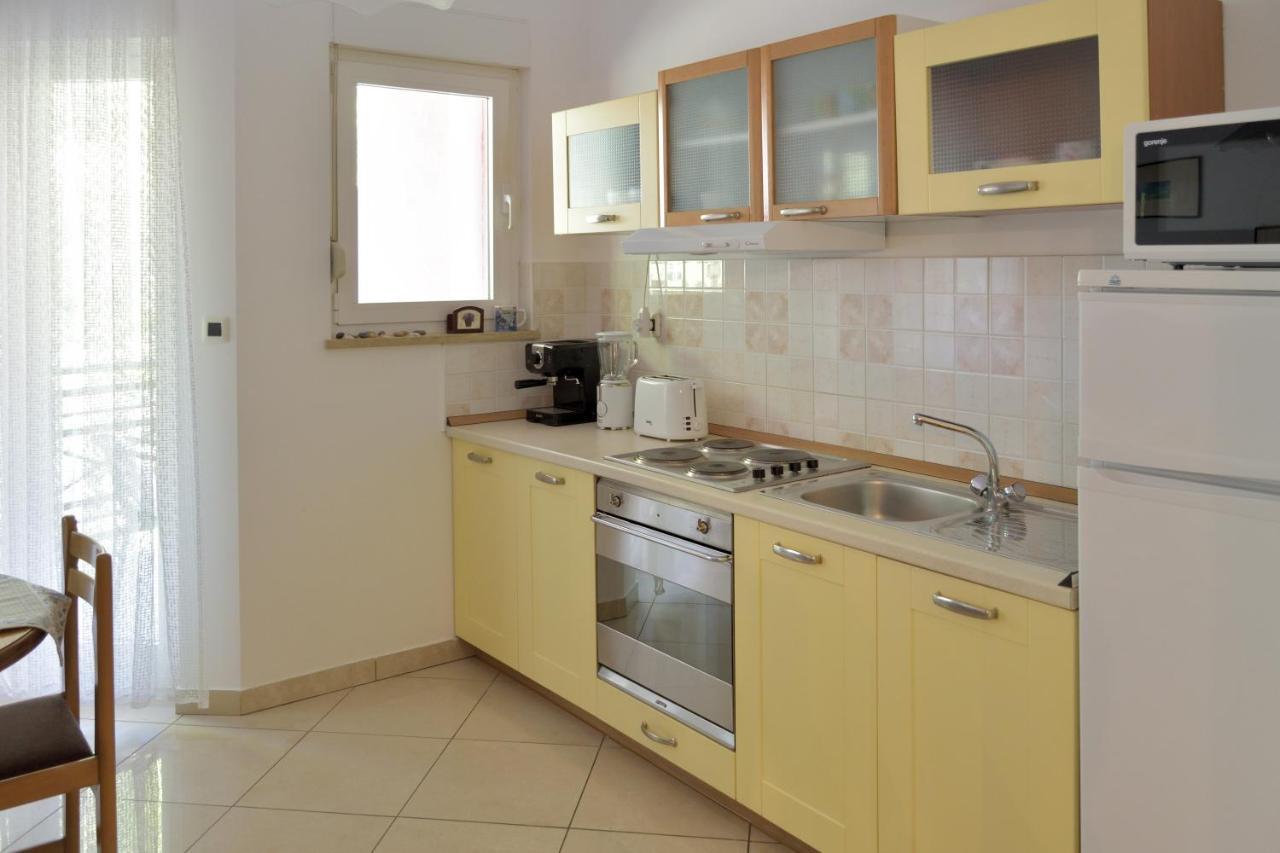 Pino Apartman Póla Kültér fotó