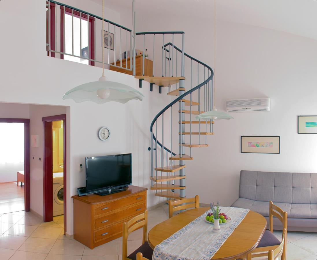 Pino Apartman Póla Kültér fotó