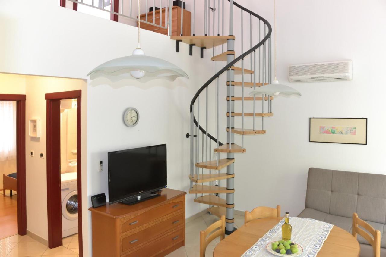 Pino Apartman Póla Kültér fotó