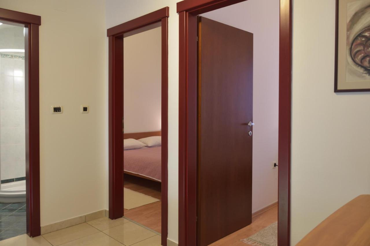 Pino Apartman Póla Kültér fotó